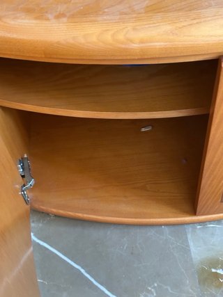Mueble de comedor madera y cristal