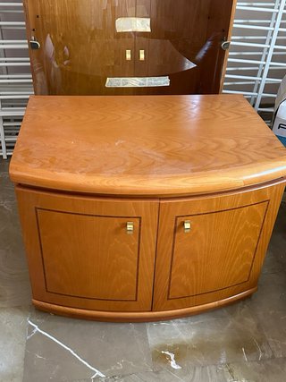 Mueble de comedor madera y cristal