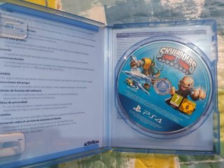 Skylanders Trap Team PS4 + Enigma + Figuras