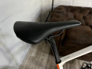 BERRIA BELADOR CARBON 105 G5502