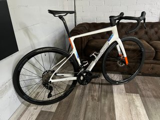BERRIA BELADOR CARBON 105 G5502
