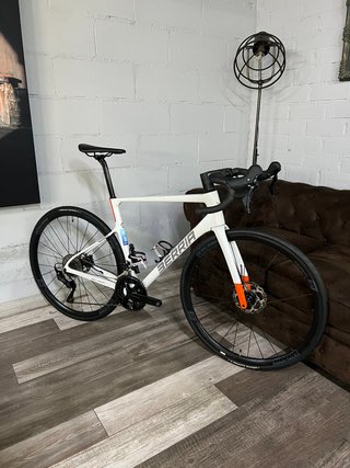 BERRIA BELADOR CARBON 105 G5502