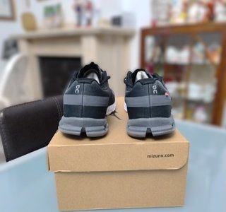 ON On running Cloudflow  Sneakers casual corsa
