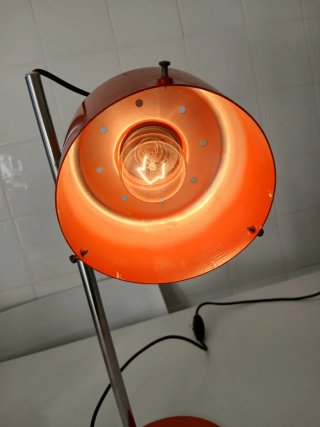 Lampada da tavolo vintage rossa