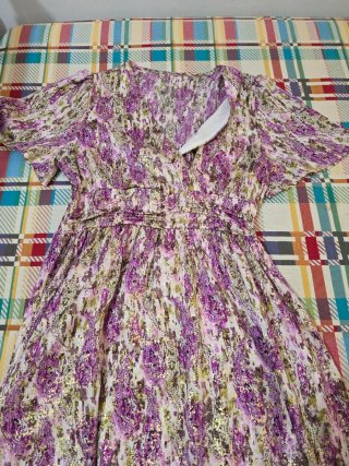 Vestido estampado floral morado