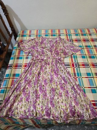 Vestido estampado floral morado