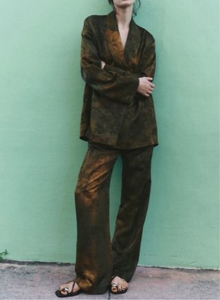 Traje Zara Chaqueta y Pantalón Estampado