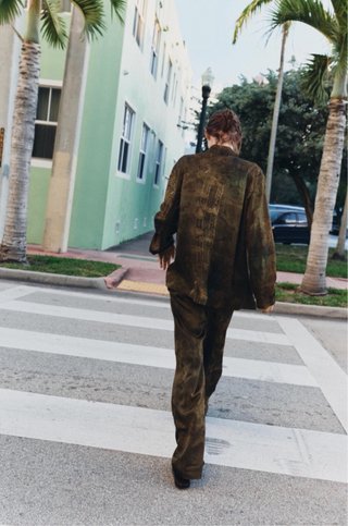 Traje Zara Chaqueta y Pantalón Estampado