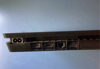 PS4 Slim 500GB + 2 Mandos
