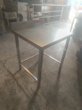 Mesa de acero inoxidable