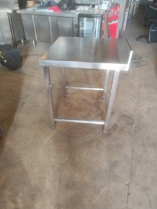 Mesa de acero inoxidable