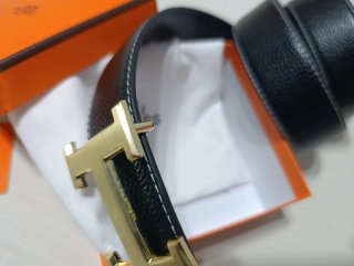 Cinturón Hermès Negro Hebilla Dorada