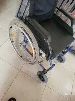 Silla de ruedas plegable