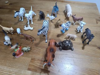 Lote 24 figuras animales