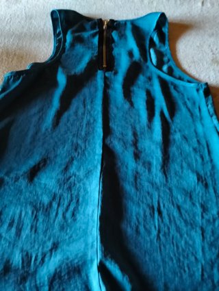 Camiseta azul con cremallera
