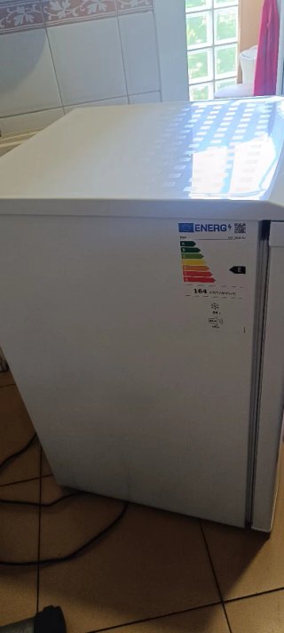 Congelador Teka bajo encimera blanco