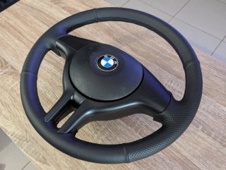 Volante BMW E46 em pele perfurada
