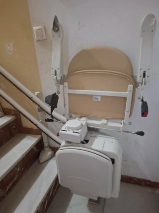 Salvaescalera, silla  mecánica