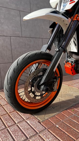 KTM 690 SMC R 2016 A2 Supermotard