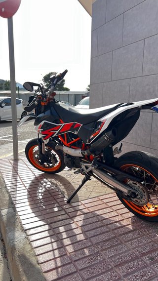 KTM 690 SMC R 2016 A2 Supermotard
