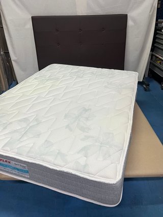 Base Tapizada + Colchón Flex 135x180