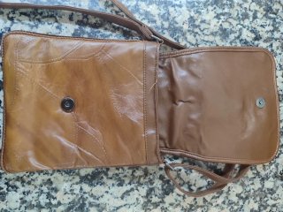 Bolso de piel marrón