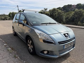Peugeot 5008 2012