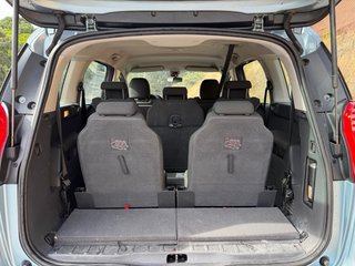 Peugeot 5008 2012