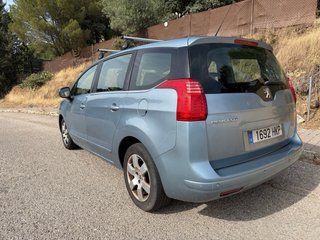 Peugeot 5008 2012