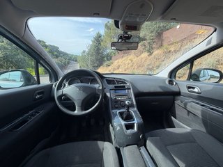 Peugeot 5008 2012