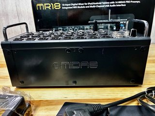Midas MR18 + Kit Rack + Caja Original