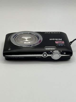 Fotocamera NIKON COOLPIX S2700 Nero da 16