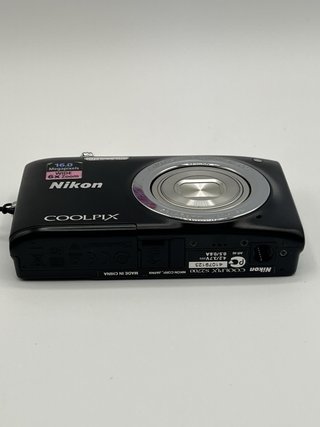 Fotocamera NIKON COOLPIX S2700 Nero da 16