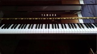 Piano Yamaha C109