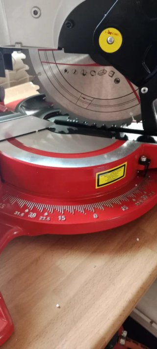 Nuevo sin estrenar. Ingletadora Einhell TC-SM 2534