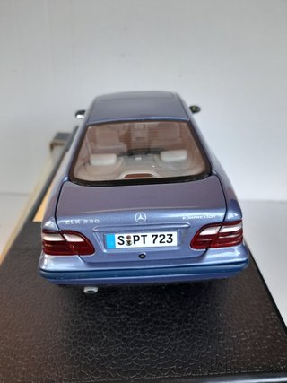 1/18 MODELLO MERCEDES BENZ CLK NO BURAGO
