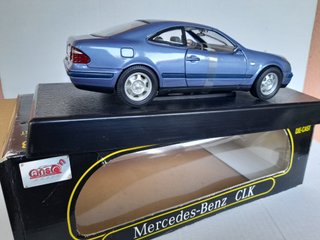 1/18 MODELLO MERCEDES BENZ CLK NO BURAGO