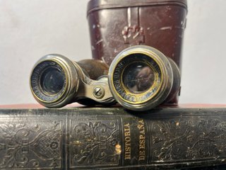 Anteojos franceses de hierro y cuero siglo XX