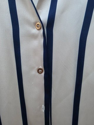 Camisa de rayas azul y blanco