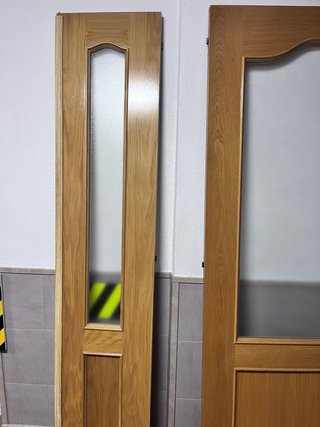SE REGALAN Puertas de madera con cristal