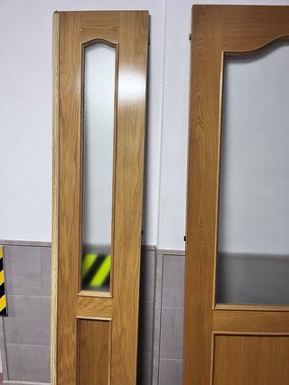 SE REGALAN Puertas de madera con cristal