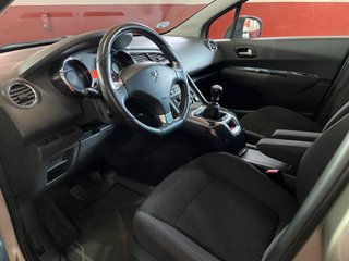 Peugeot 5008 1.6 HDI STYLE 7 PLAZAS 2015