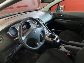 Peugeot 5008 1.6 HDI STYLE 7 PLAZAS 2015