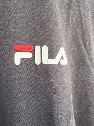 Camiseta Fila Negra Logo Pequeño