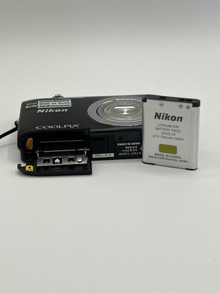 Nikon COOLPIX S2600 14MP Digital Camera Black
