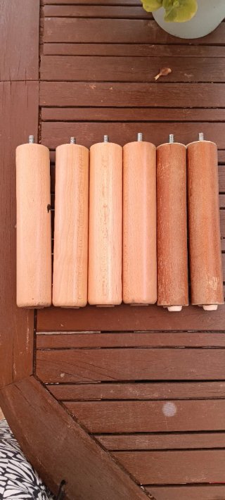 Somier de estructura metálica con 4 patas de mader