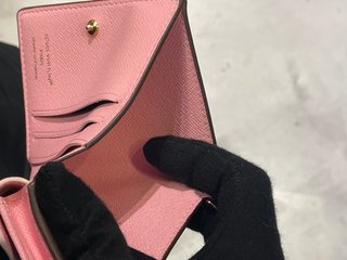 Cartera Louis Vuitton Monogram con Charm