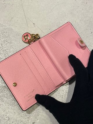 Cartera Louis Vuitton Monogram con Charm