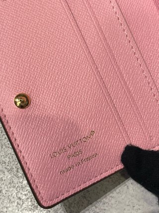 Cartera Louis Vuitton Monogram con Charm