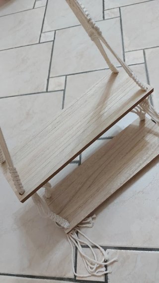 Mensola in legno con corda macramè